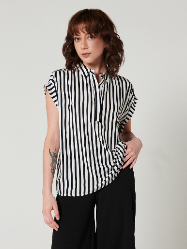 Blusa con solapa - <em class="search-results-highlight">Labelle</em>